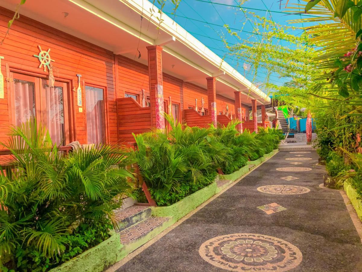 Auora Guest House Нуса-Лембонган Экстерьер фото